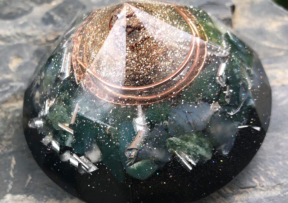 Small green moss agate and Shungite orgonite